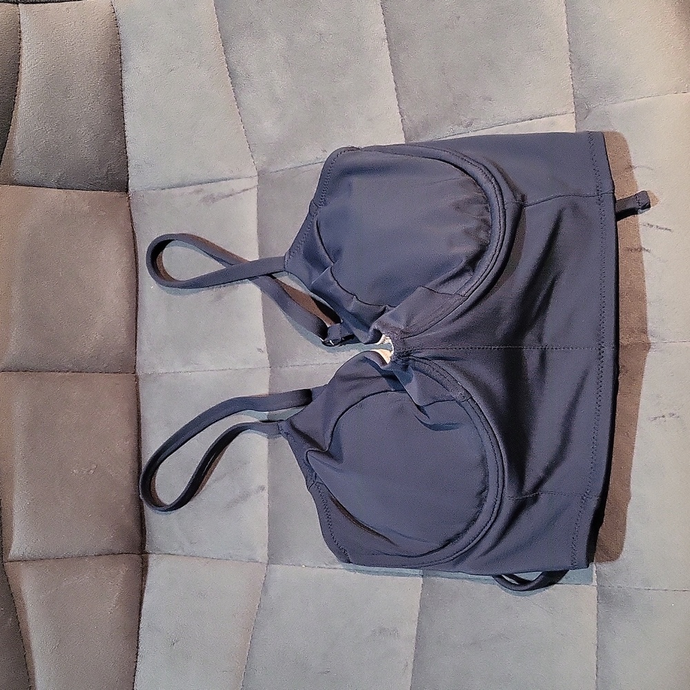 SHADE AND SHORE WOMEN'S GRAY CORSET BIKINI TOP. NWT